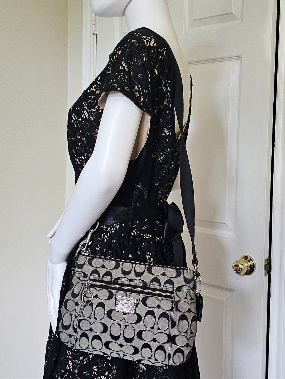 Coach Signature Poppy Crossbody Bag - Picture 4 of 7